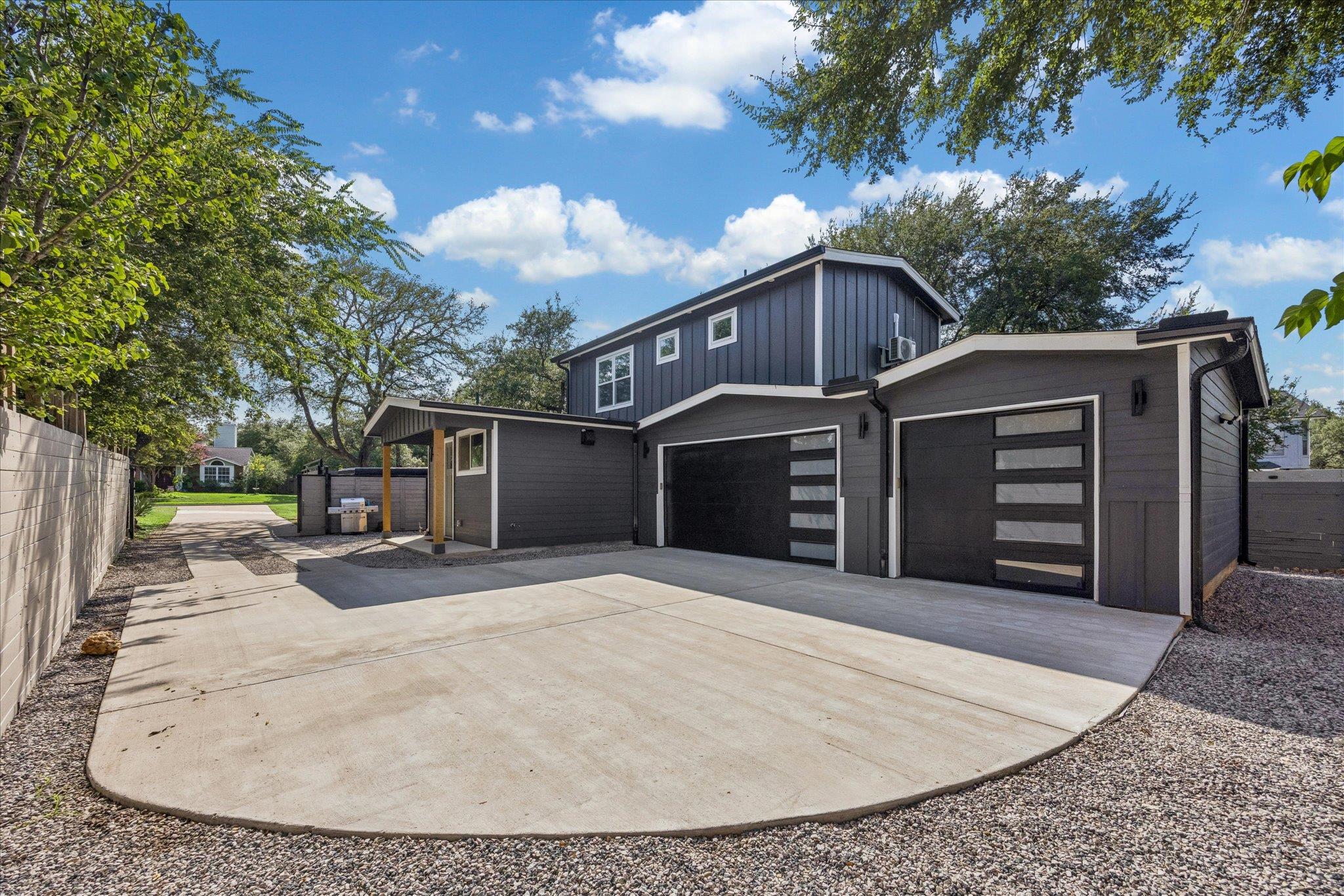 7905 & 7907 Tiffany DR