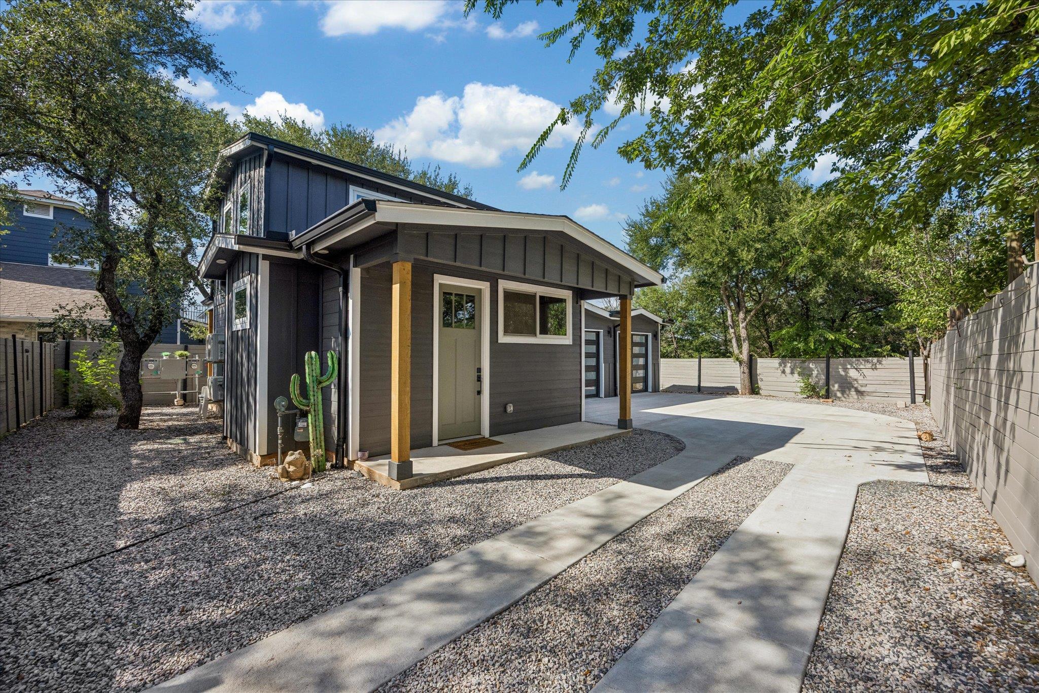 7905 & 7907 Tiffany DR
