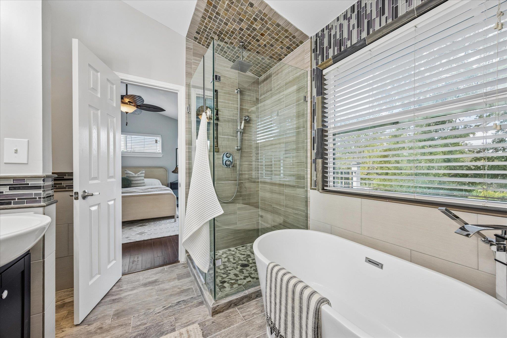 7905 & 7907 Tiffany DR