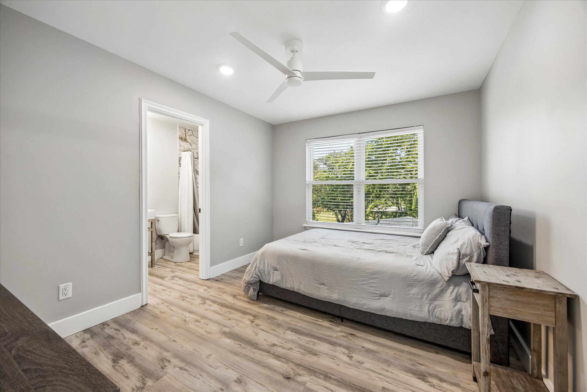 7905 & 7907 Tiffany DR
