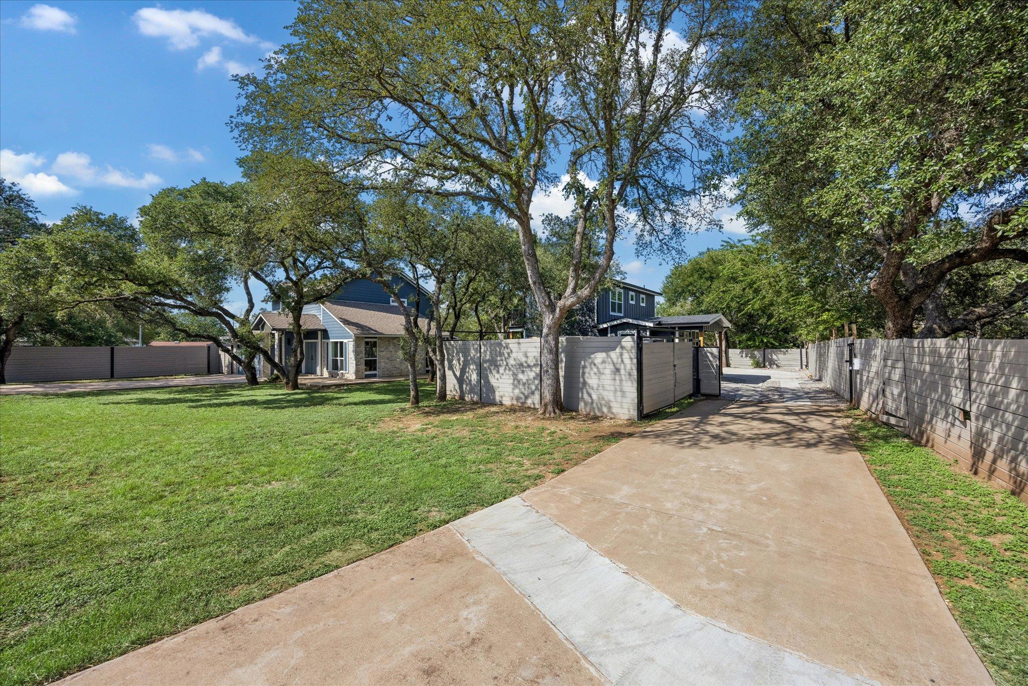 7905 & 7907 Tiffany DR