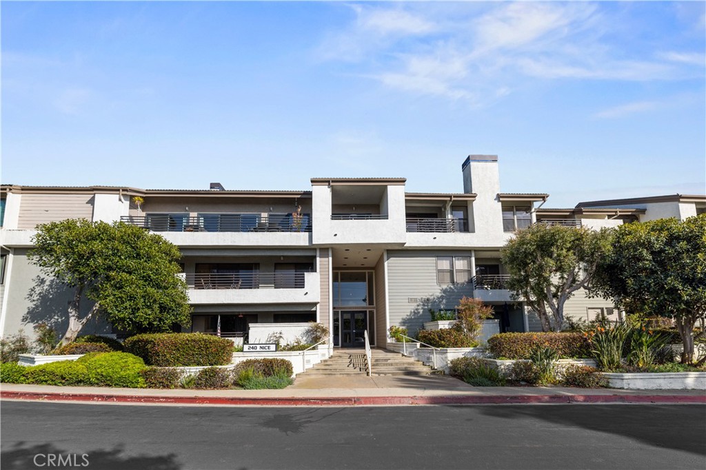 240 Nice Lane 208