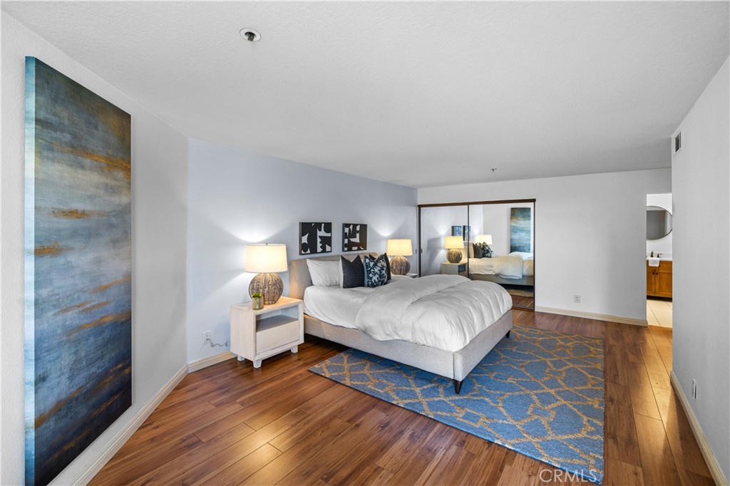 240 Nice Lane 208
