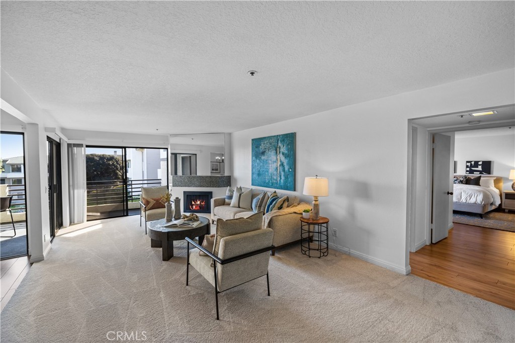 240 Nice Lane 208