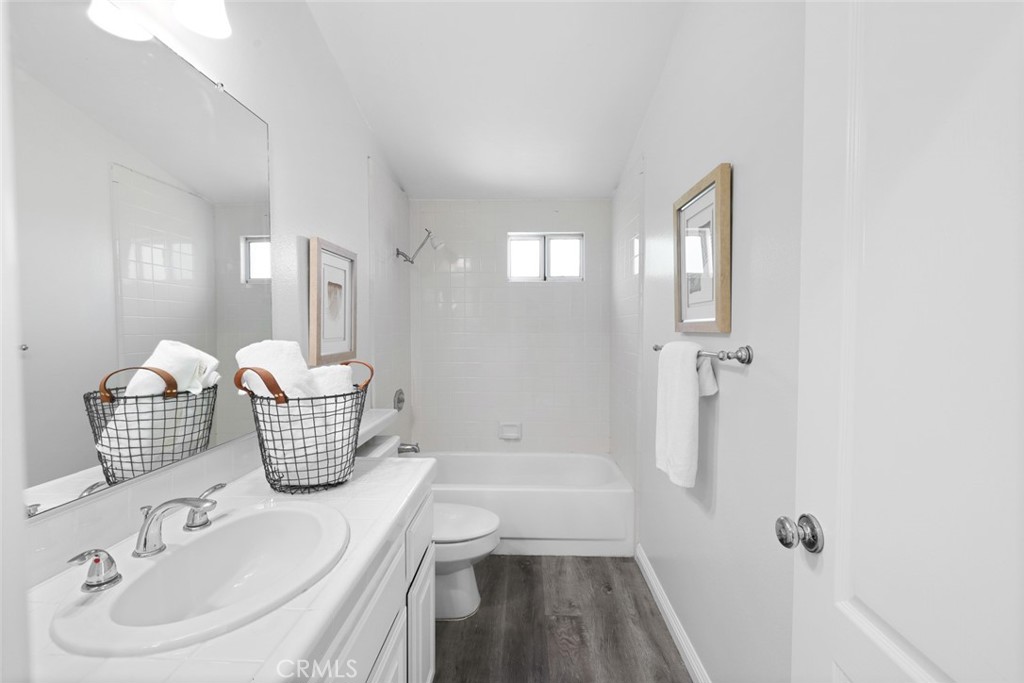 2101 E 15th Street 13