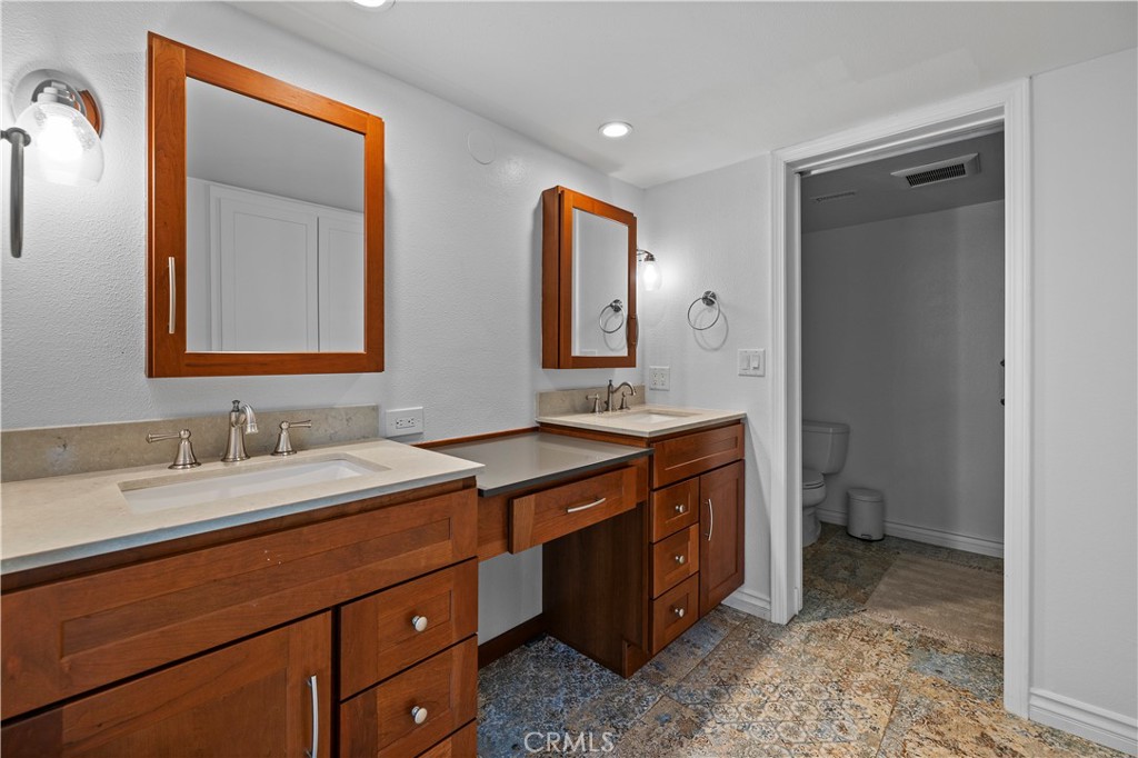 2700 E Panorama Drive 208