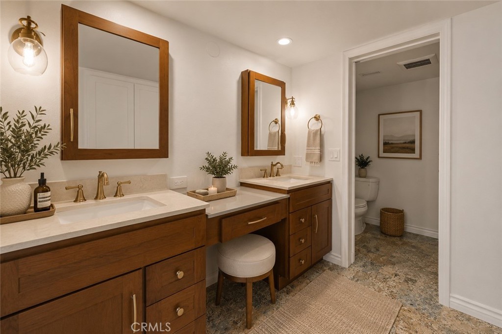 2700 E Panorama Drive 208