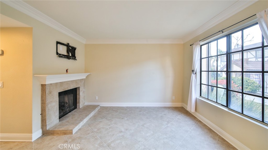 1013 W Linden Street 5