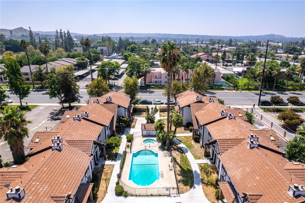 1013 W Linden Street 5