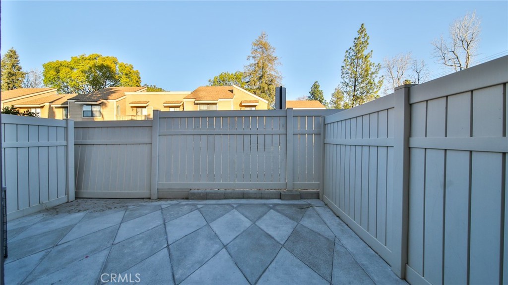 1013 W Linden Street 5