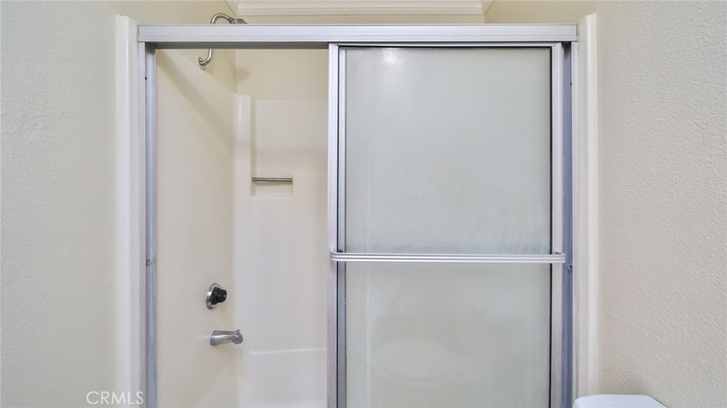 1013 W Linden Street 5