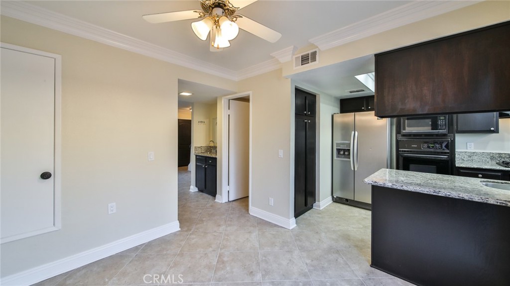 1013 W Linden Street 5