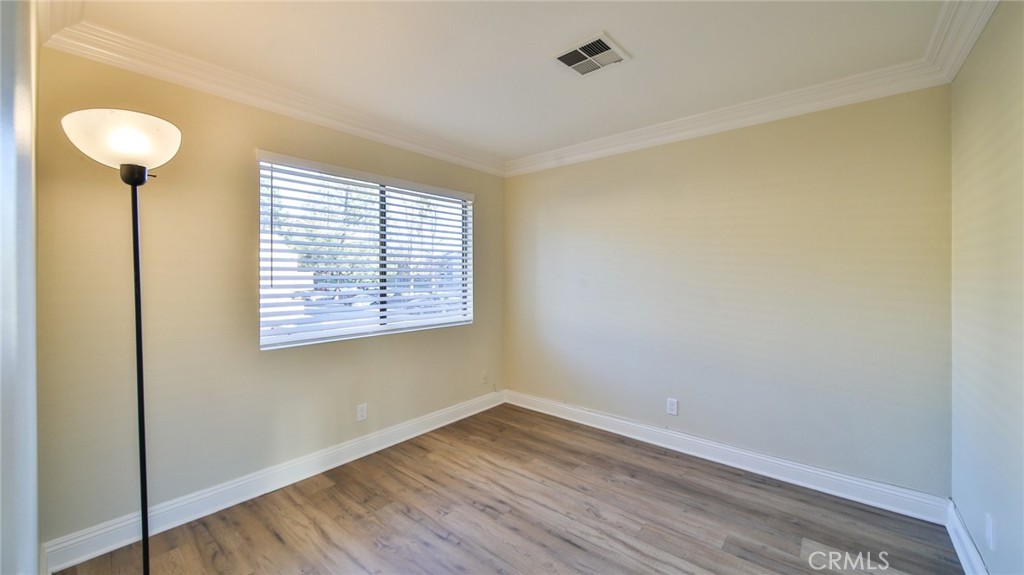 1013 W Linden Street 5