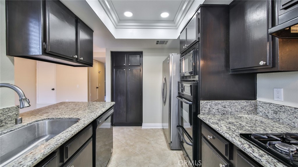 1013 W Linden Street 5