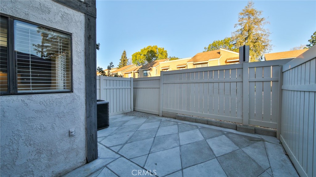 1013 W Linden Street 5