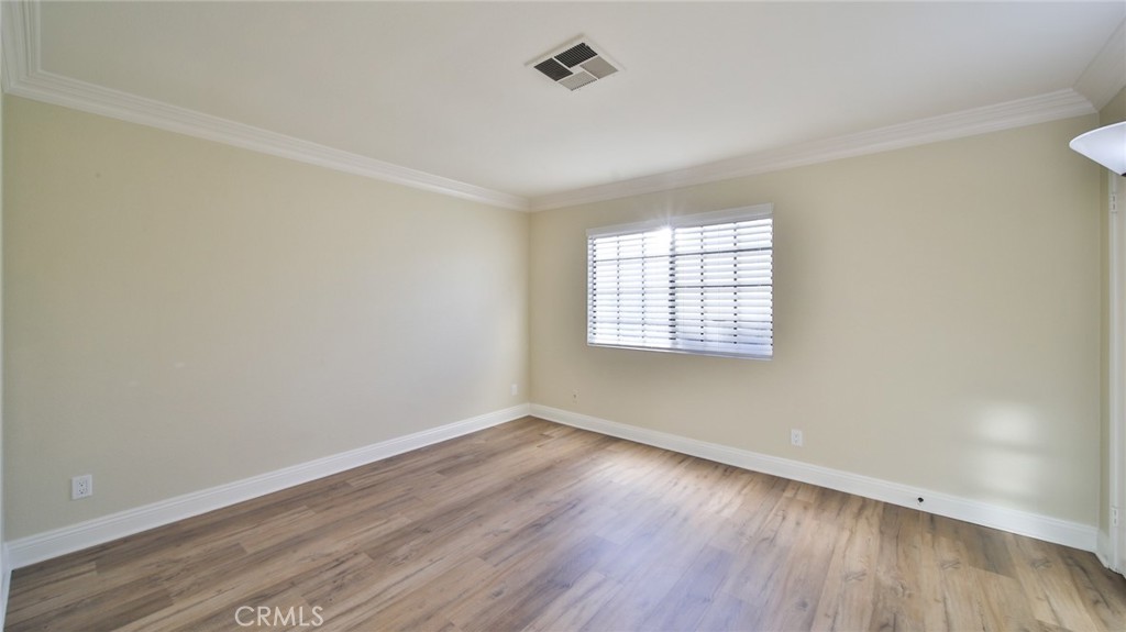 1013 W Linden Street 5