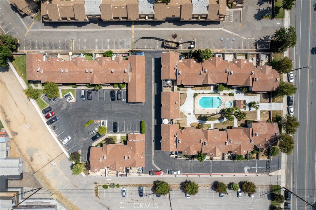 1013 W Linden Street 25