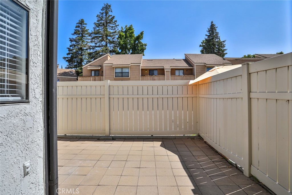 1013 W Linden Street 25