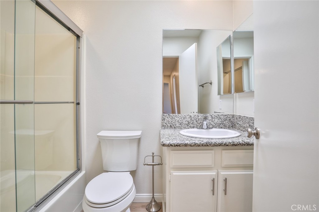 1013 W Linden Street 25