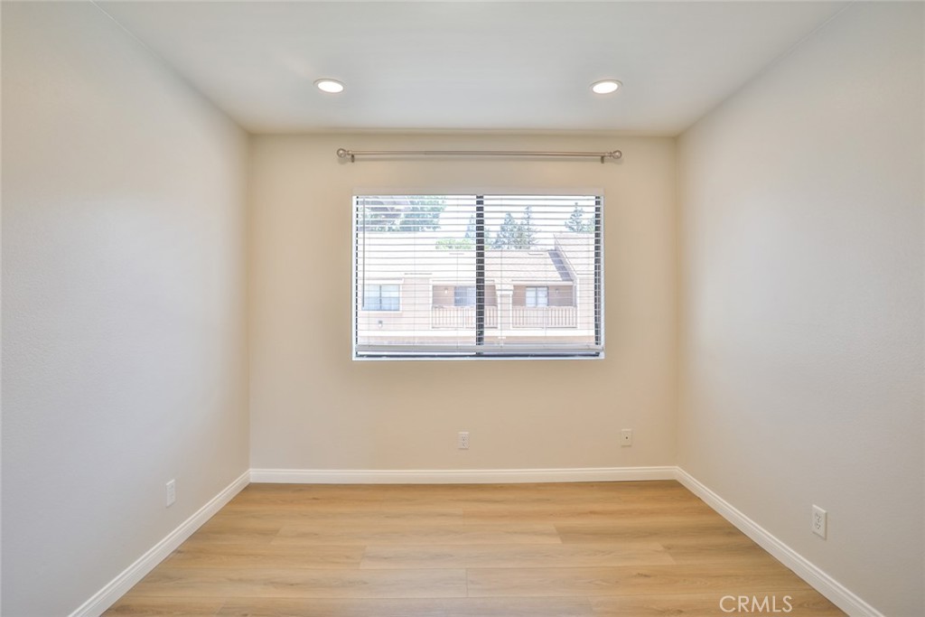 1013 W Linden Street 25