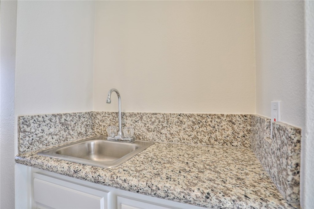 1013 W Linden Street 25