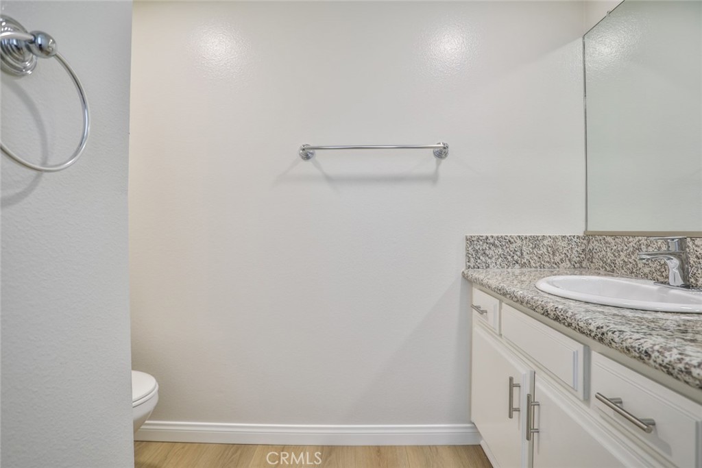 1013 W Linden Street 25