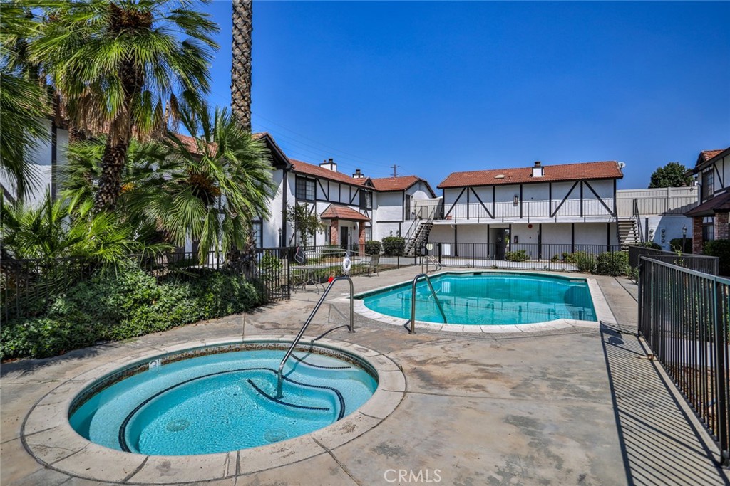 1013 W Linden Street 25