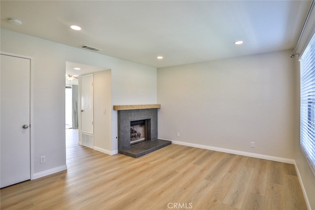 1013 W Linden Street 25