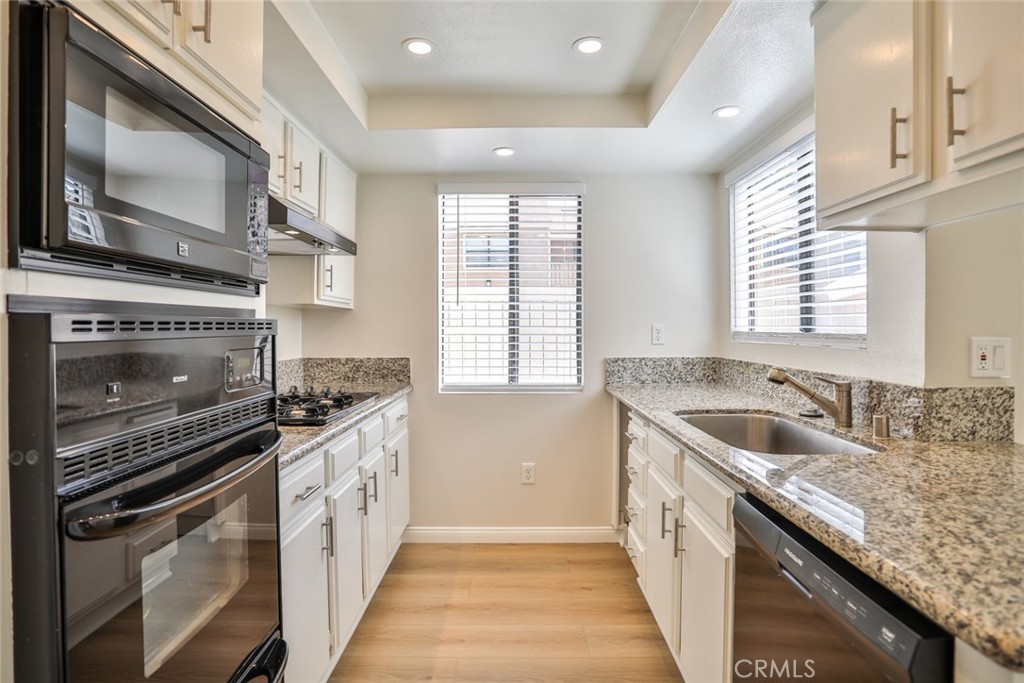 1013 W Linden Street 25