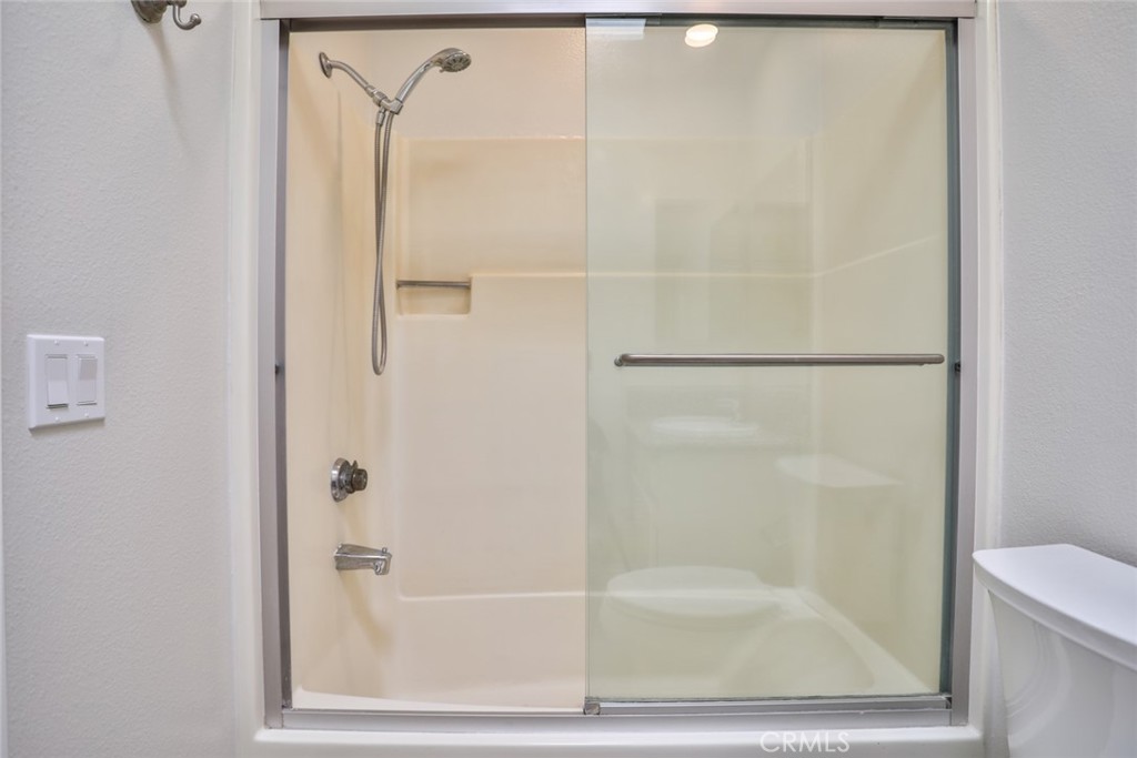 1013 W Linden Street 25