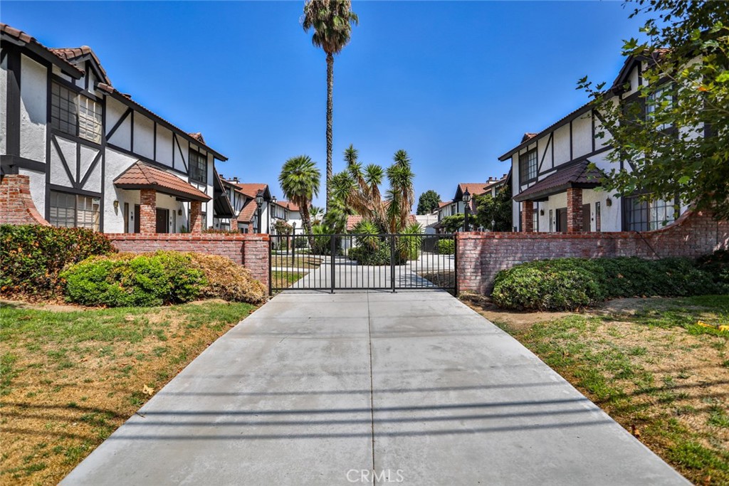 1013 W Linden Street 25