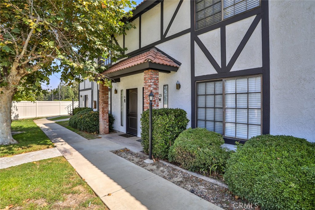 1013 W Linden Street 25