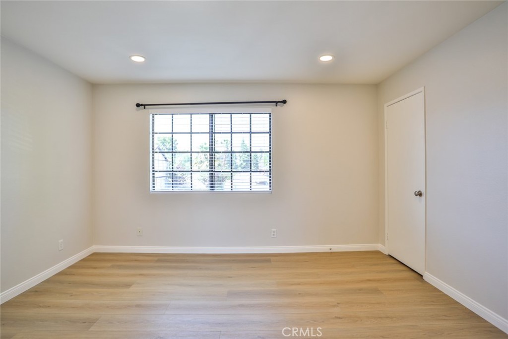 1013 W Linden Street 25