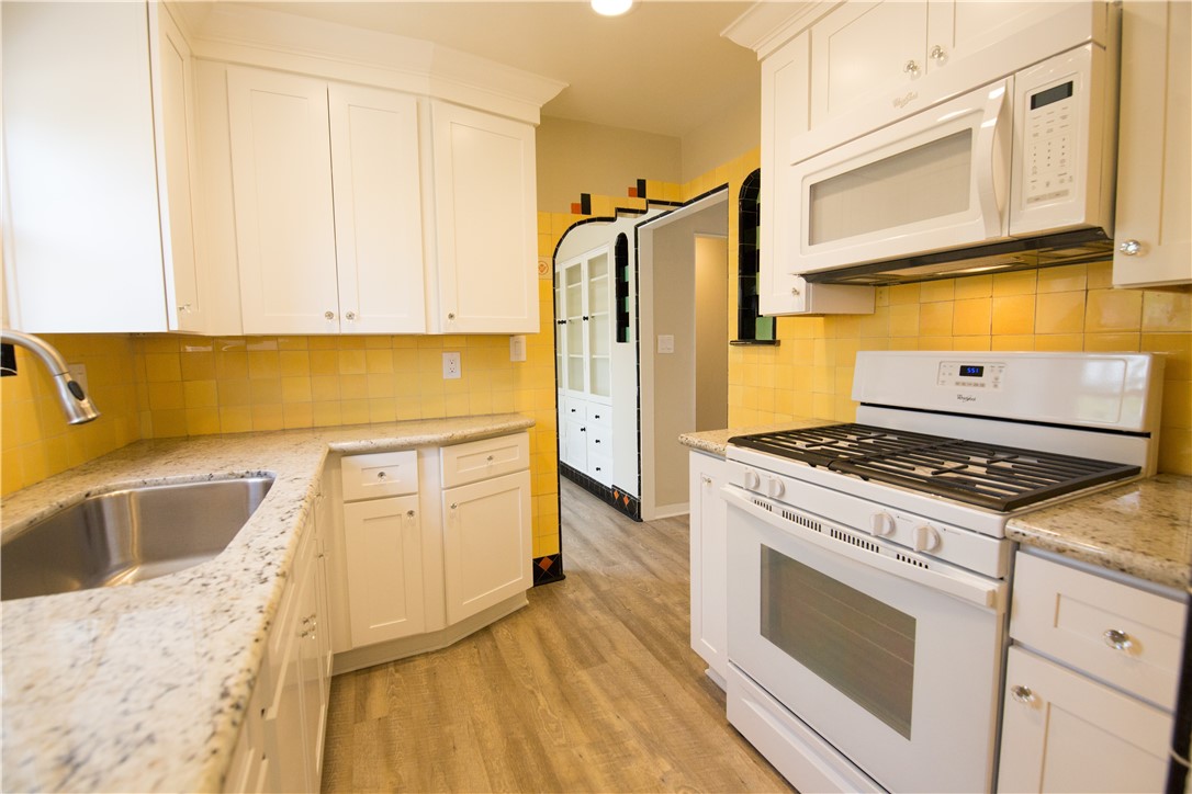 711 W 6th Street 5