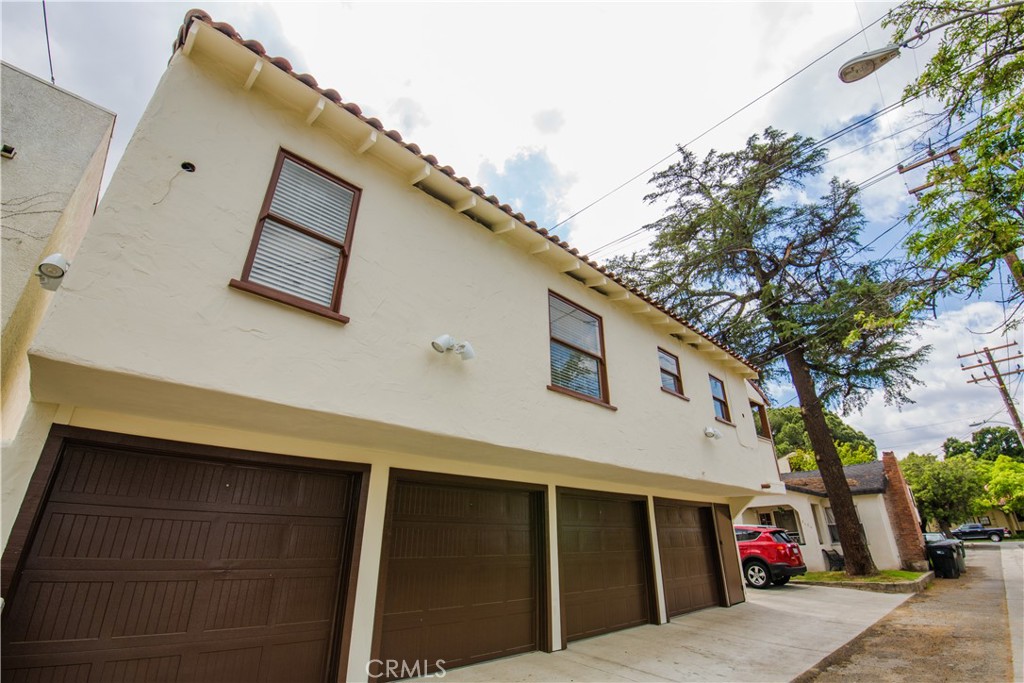 711 W 6th Street 5