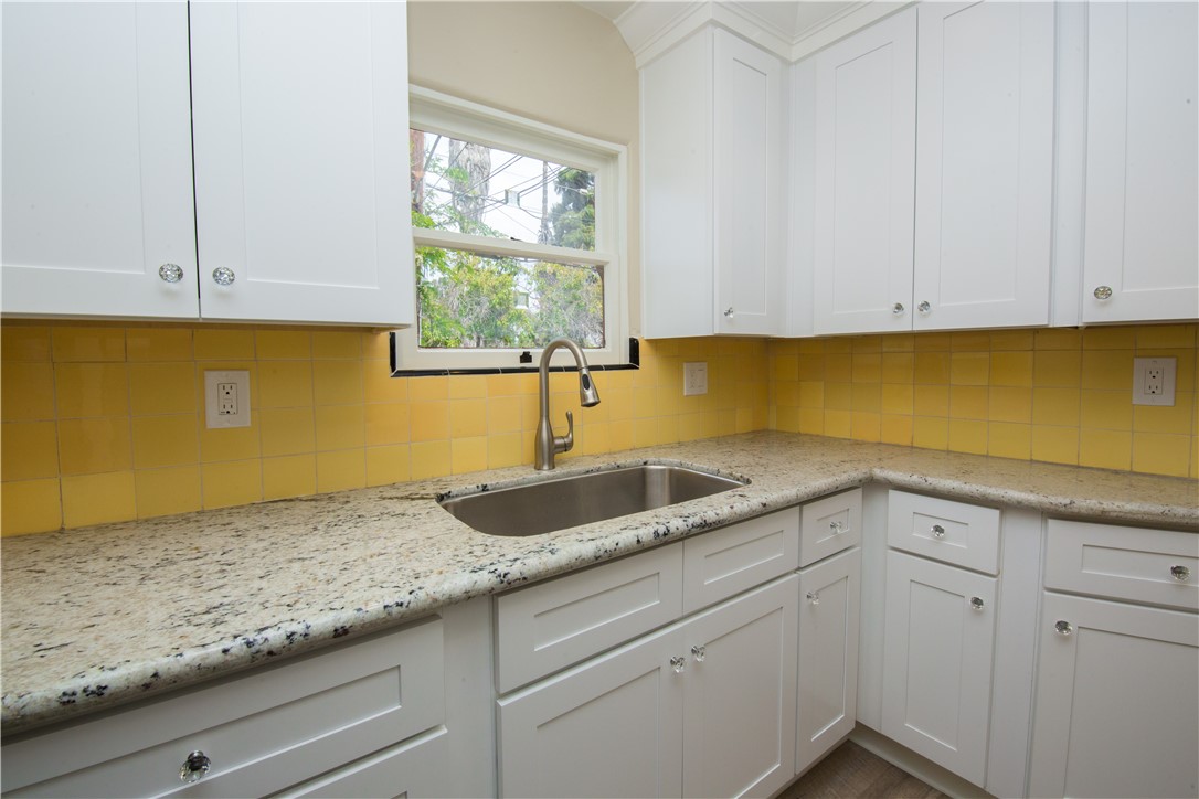 711 W 6th Street 5