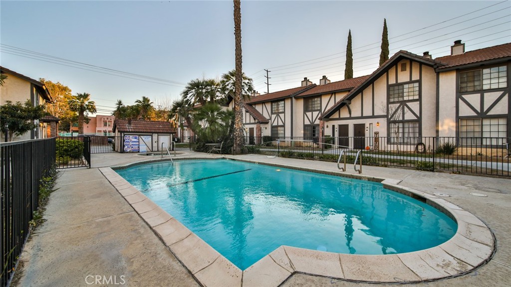 1013 W Linden Street 5