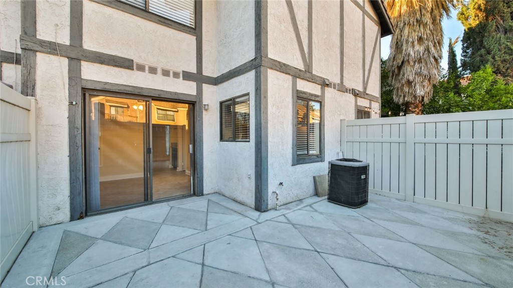 1013 W Linden Street 5