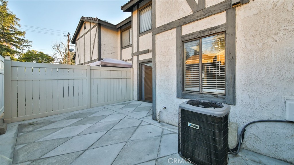 1013 W Linden Street 5
