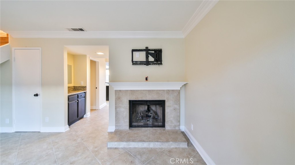 1013 W Linden Street 5