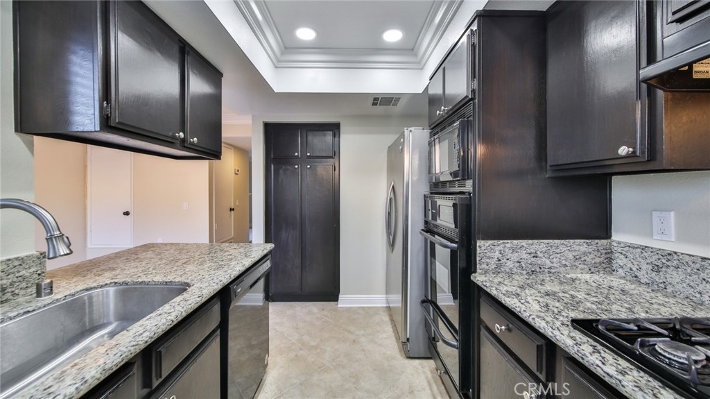 1013 W Linden Street 5