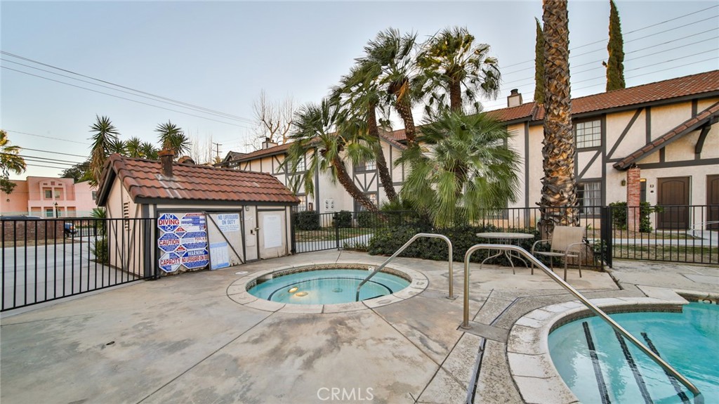 1013 W Linden Street 5
