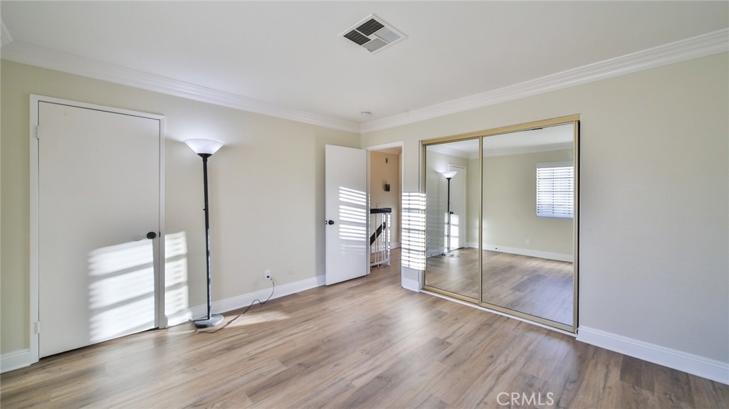 1013 W Linden Street 5
