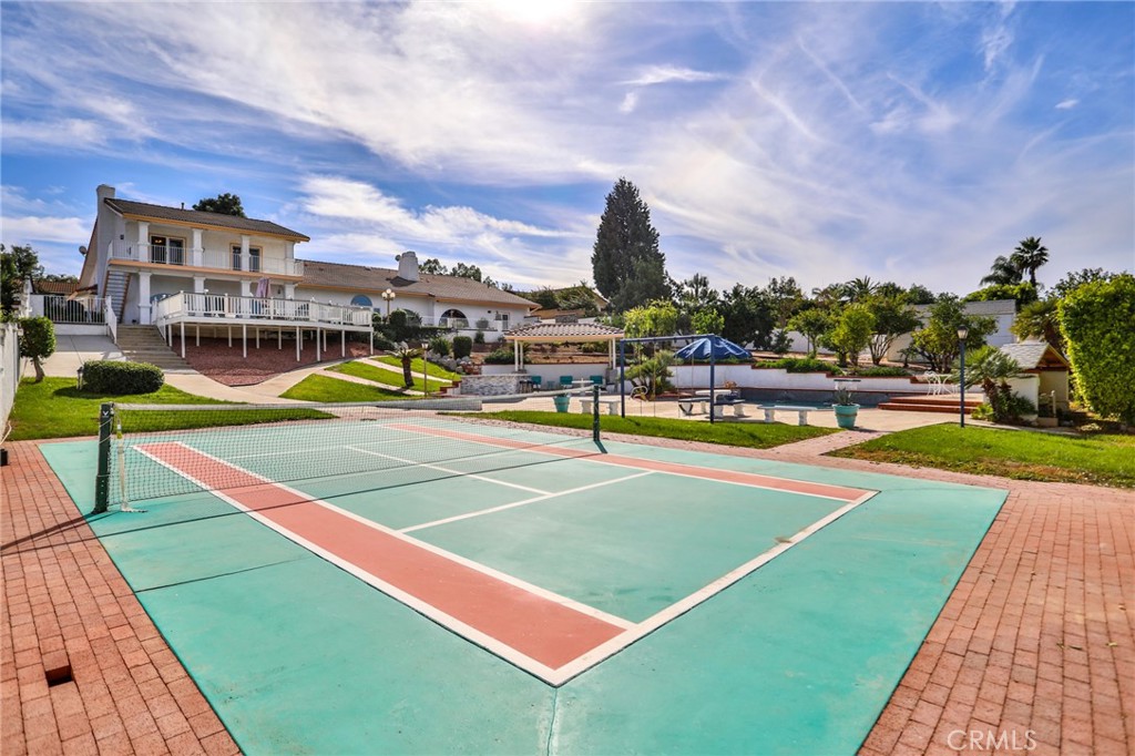 1233 Coronet Drive