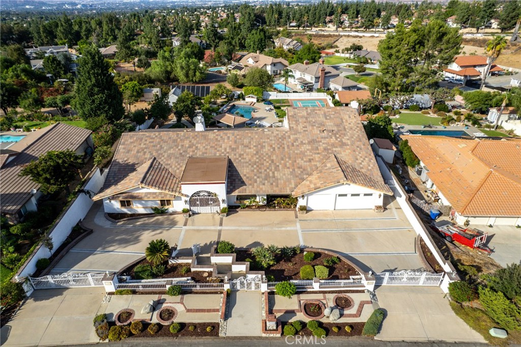 1233 Coronet Drive