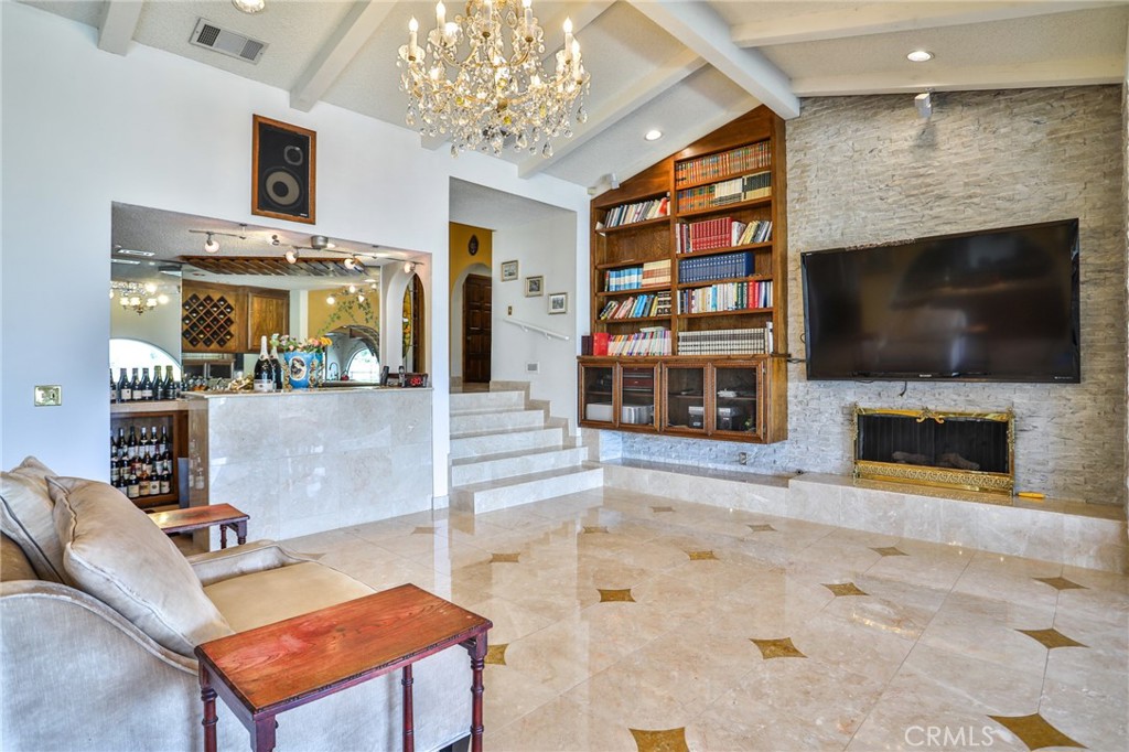 1233 Coronet Drive