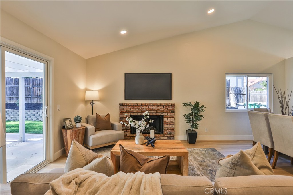 9467 Palm Canyon Drive