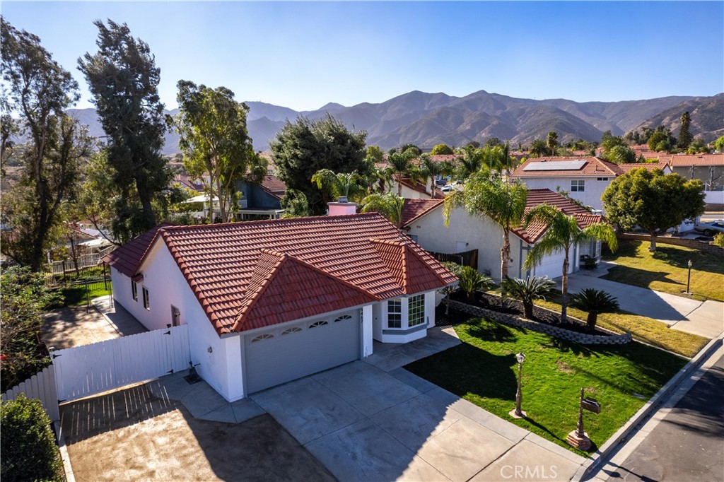 9467 Palm Canyon Drive