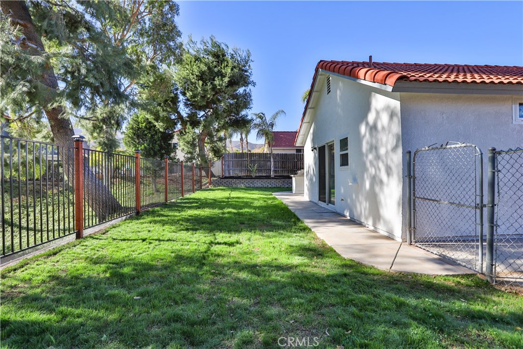 9467 Palm Canyon Drive