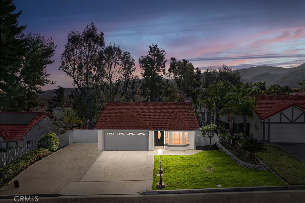 9467 Palm Canyon Drive